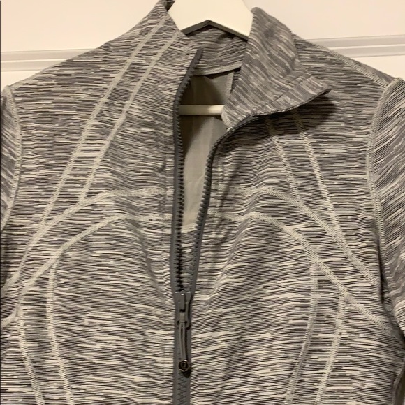Lululemon grey/white short zip up jacket. - Picture 2 of 5
